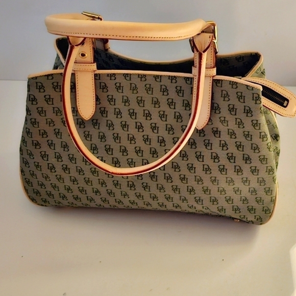 DOONEY & BOURKE BUCKLE SATCHEL HANDBAG TAN BROWN SIGNATURE SHOULDER BAG - Picture 10 of 11